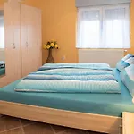 Mit Garten- Grill Und Gemeinschaftspool By Interhome بيت للعطل
