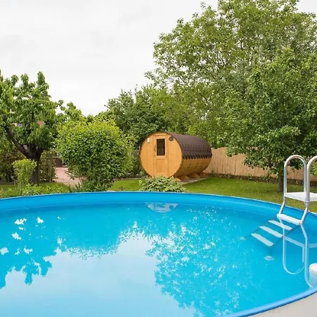 Ferienhaus Mit Garten- Grill Und Gemeinschaftspool By Interhome