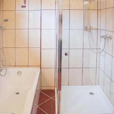 度假居 Mit Garten- Grill Und Gemeinschaftspool By Interhome *